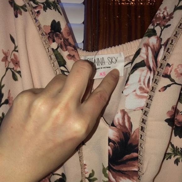 Romper - Picture 3 of 4